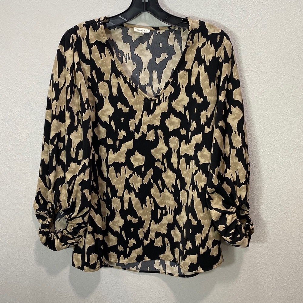 Jodifl blouse v neck puff sleeve
